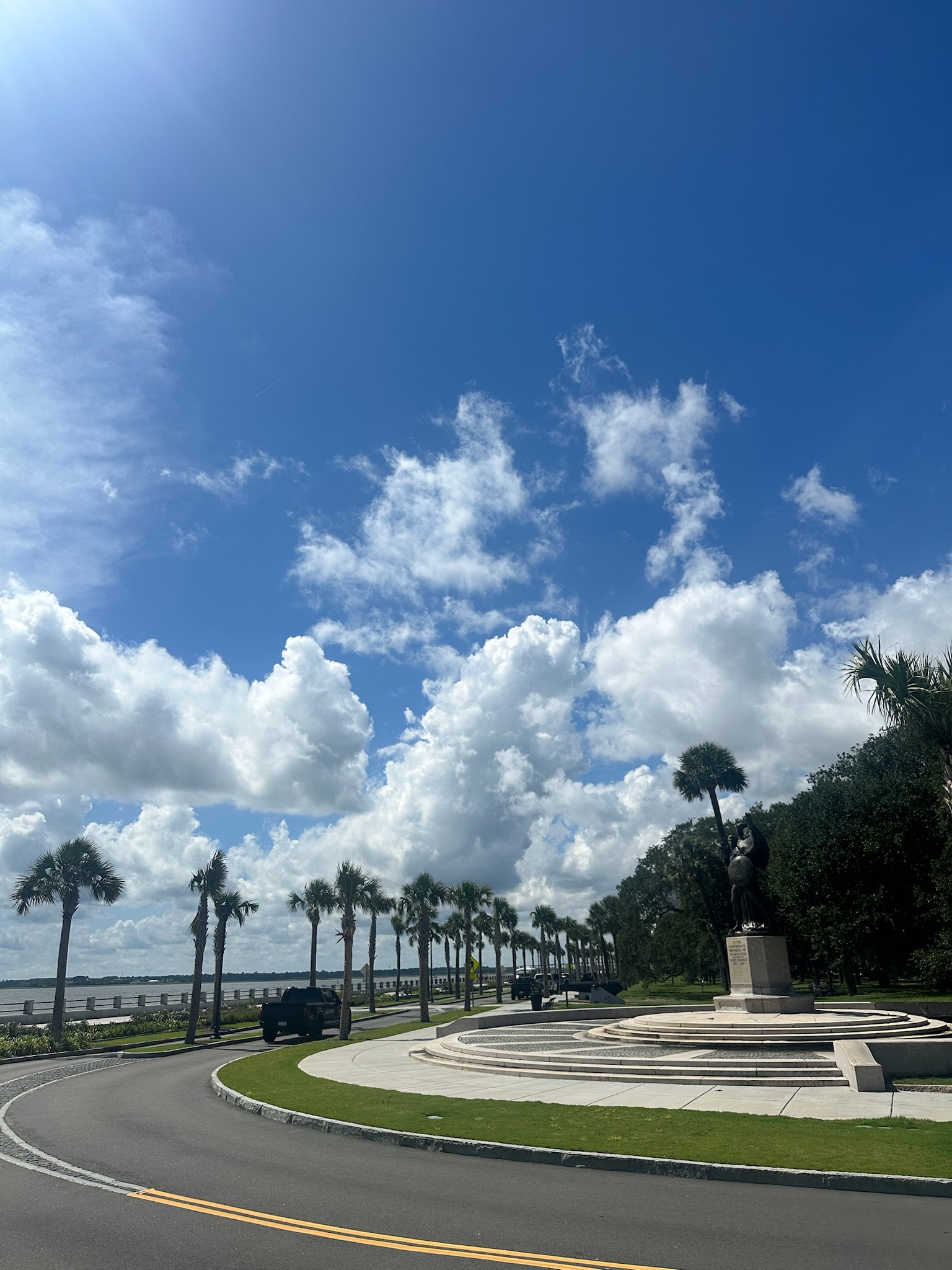 a statue of William Moultrie
